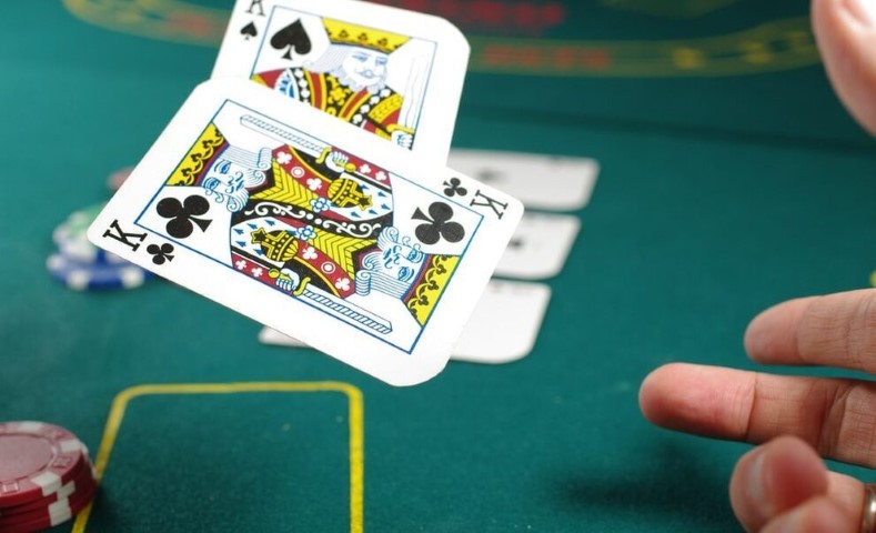 Three Card Poker vs. Mississippi Stud Poker for a Competitive Advantage